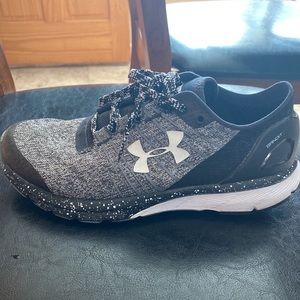 Under Armour Sneakers